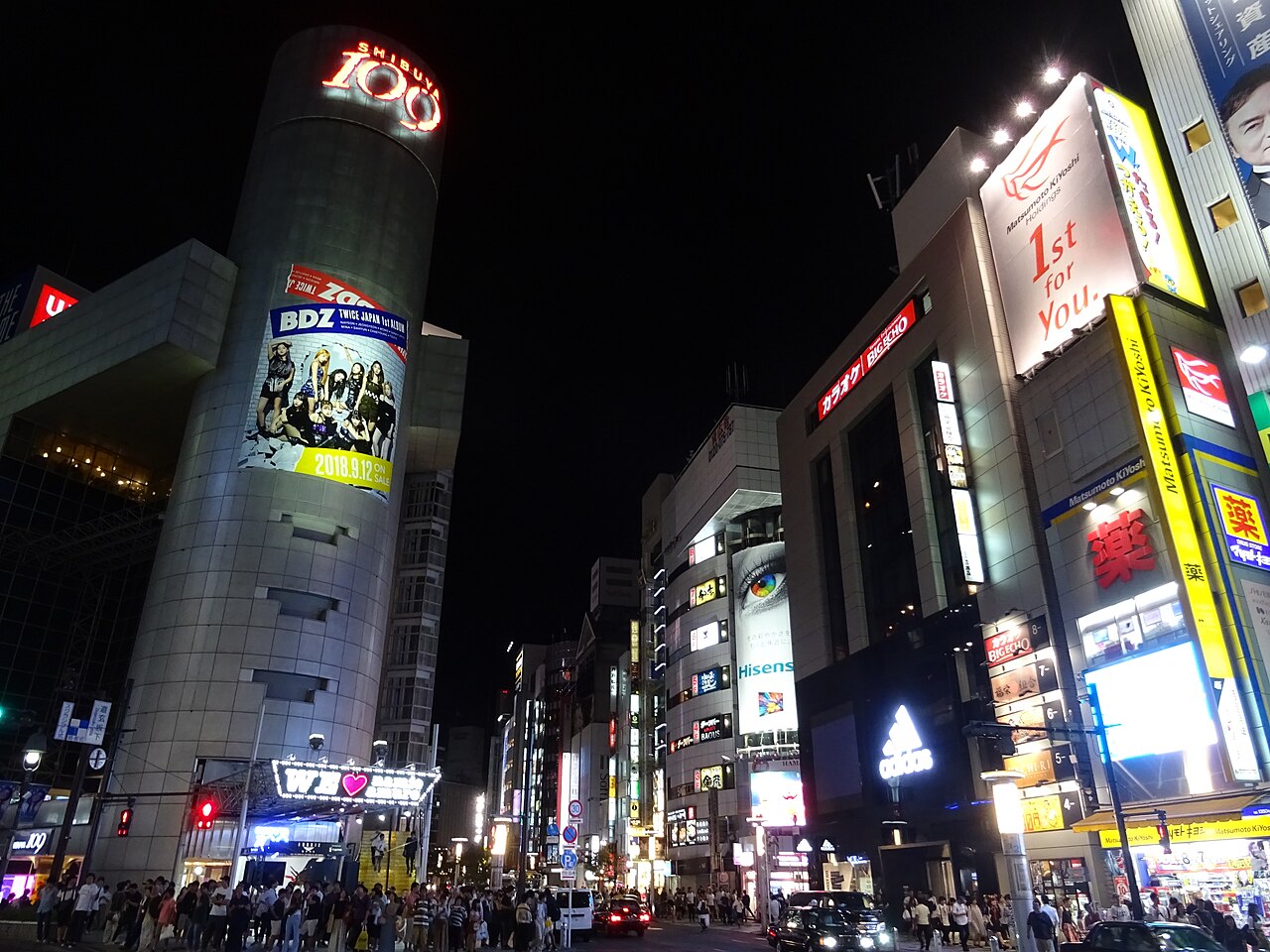 夜の文化村通り